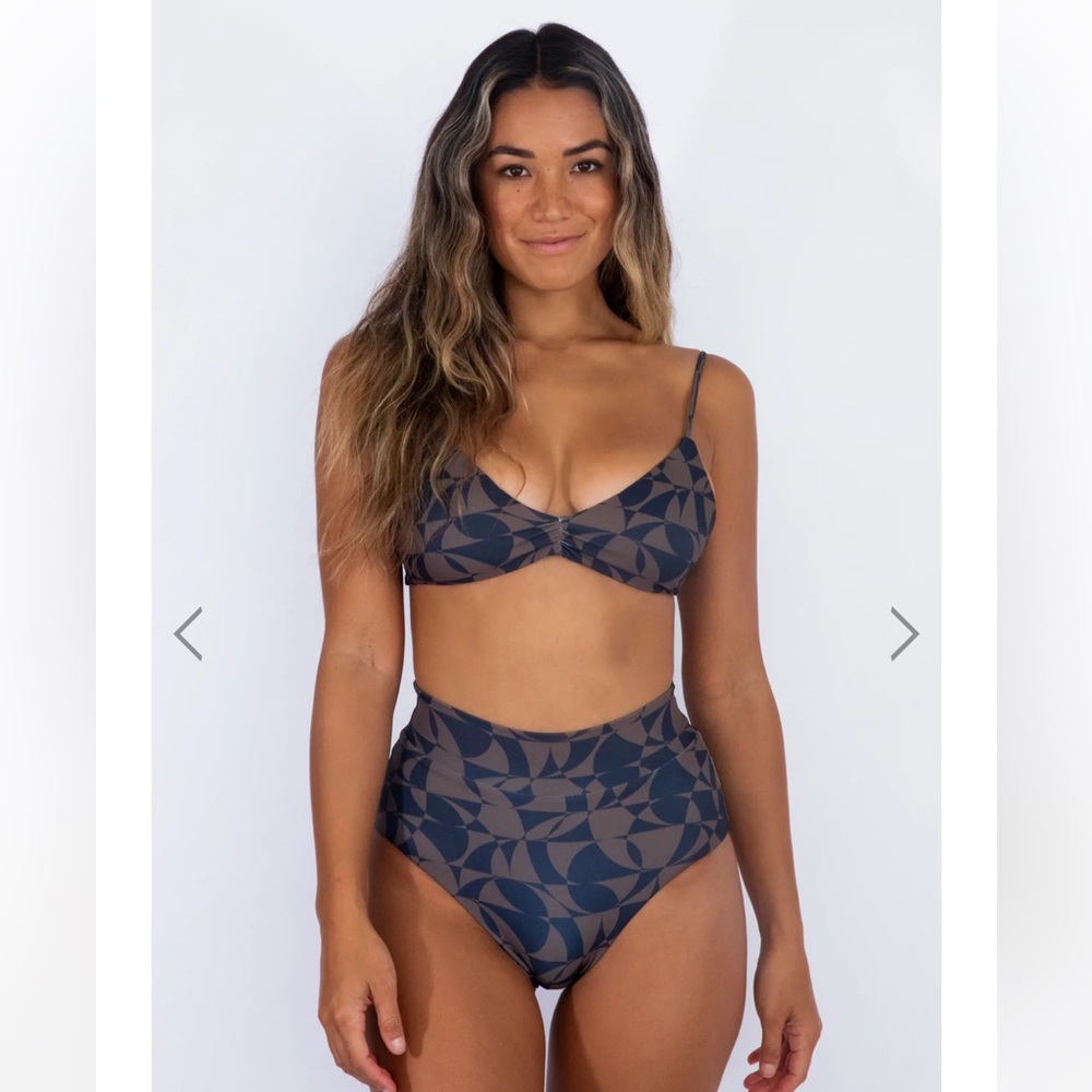 NWT Skatie Scarlette Bottoms in Honolulu